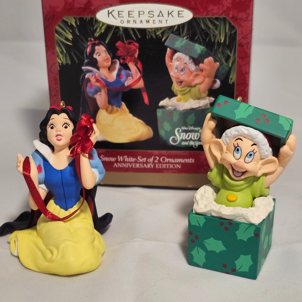 Hallmark Keepsake Ornament - Snow White 1997